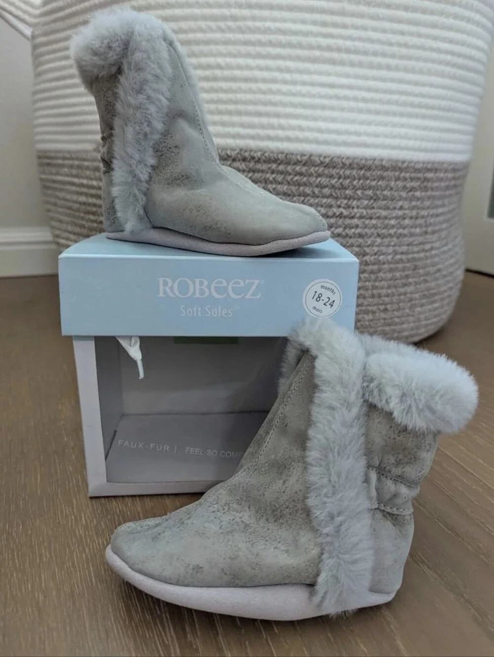 Brand New Robeez Light Gray Faux-Fur Trim Soft Sole Girls Boots